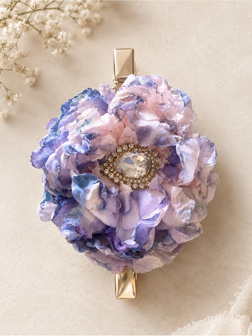 A Rare Bird Floral Rhinestone Cinch Clip